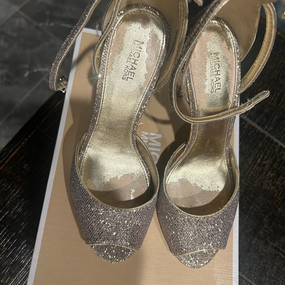 Michael KORS Silver Glitter Women's Heels - Picture 3 of 12